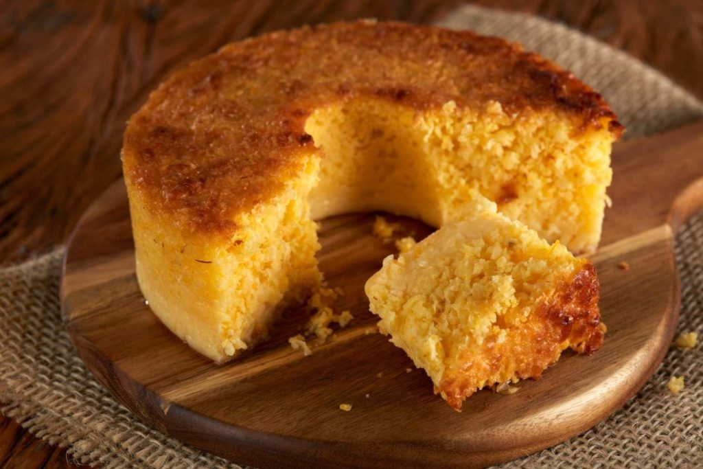 Bolo de Fubá Cremoso: Receita Simples, Sabor de Infância e Sucesso Garantido