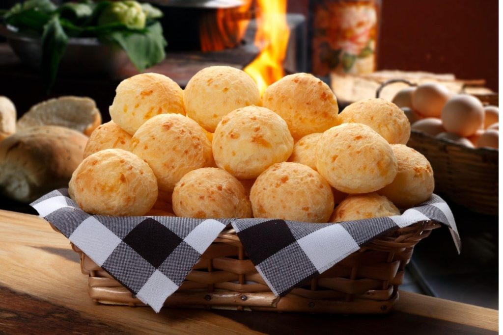 Receita de Pão de Queijo Mineiro Perfeito: Fofinho por Dentro, Crocante por Fora!