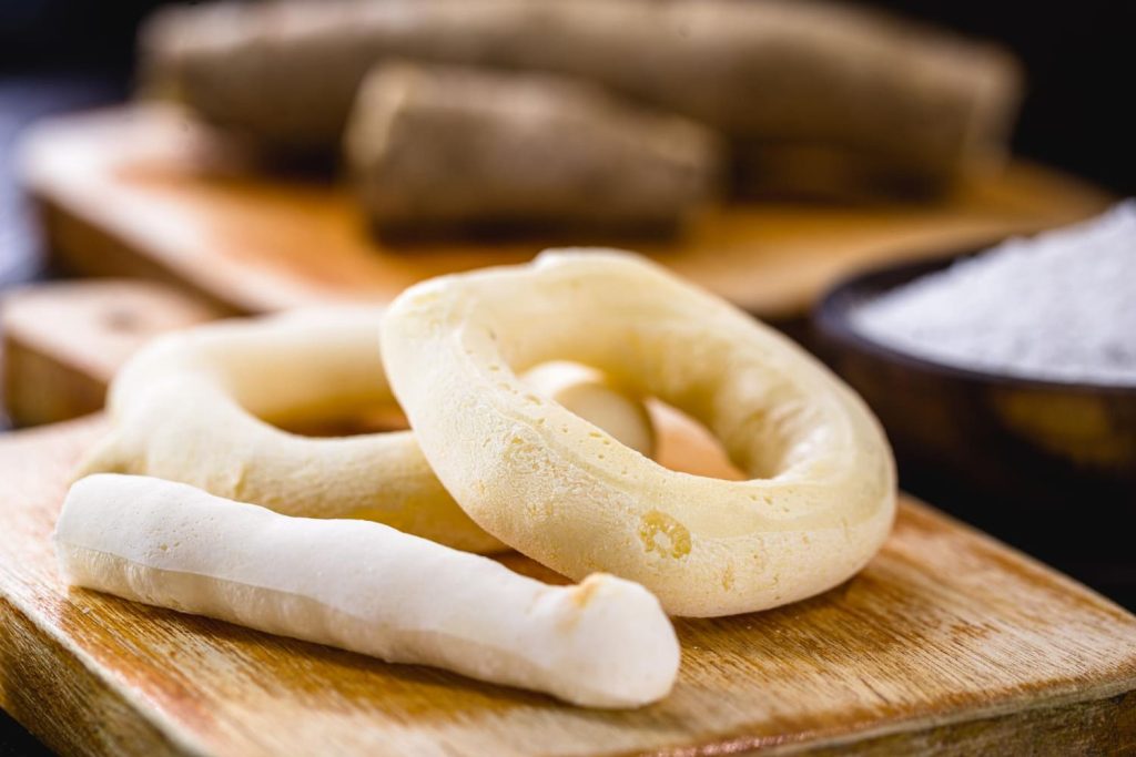 Biscoito de Polvilho Azedo Assado: sequinho, crocante e super fácil!