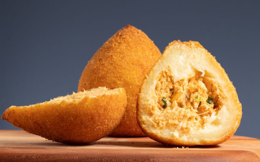Coxinha de Frango com Requeijão Cremoso: a receita perfeita (massa e recheio)!