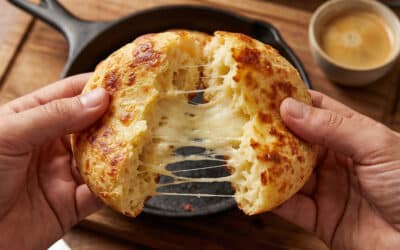 Pão de queijo de frigideira: Pronto em 5 minutos e sem forno!